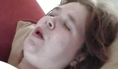 Jovem e ver videos para adulto xxx safado Julia adora um pau em sua bunda e mais profundo