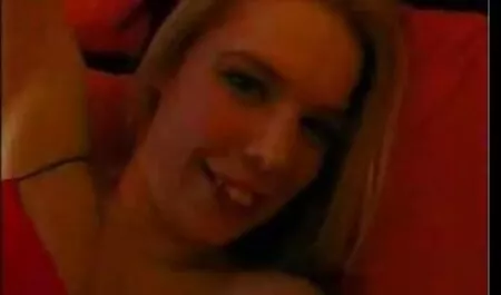 Uma jovem garota de Cabelos Castanhos está pronta videospornoadulto para sucumbir ao câncer da doença e colocar um pau grande profundamente em sua buceta