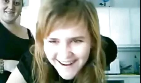 Uma jovem puta de biquíni com um cara no lago videos adulto de sexo