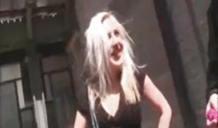 Enfermeira madura arranjou uma buceta punheta no escritório da recepção vídeo de pornô adulto