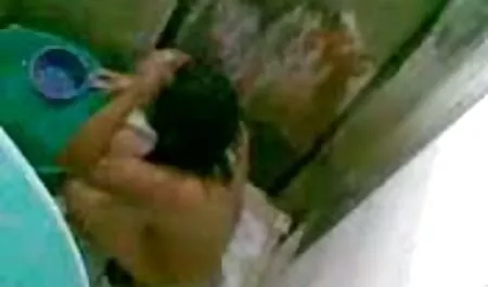 Indígena pornstars cara em a cama video sexo adulto gratis