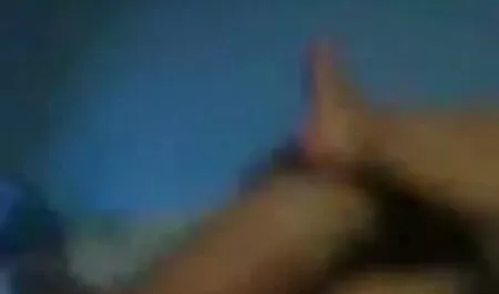 Bronzeada peituda beleza é doce e vídeos adultos grátis apertado cu fodido bem