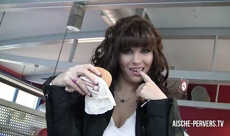 Rua menina pick acima vídeos porno adultos uma cara em a runway