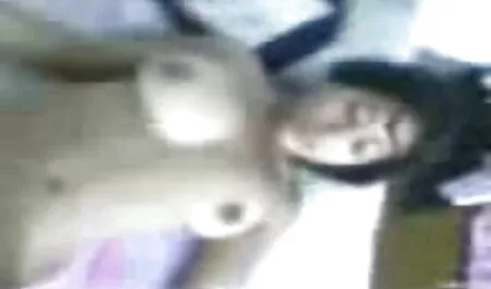 Puta Madura chupando pau de uma multidão de caras e videos adulto brasileiro ser separado deles
