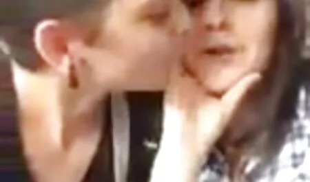 O videos adultos em hd cara foi auto-arranjado antes de fazer sexo