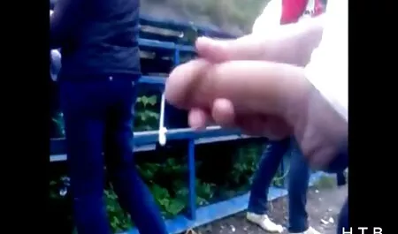 Jovem modelo pornô brilhar com deboche no sexo no filme pornô videos adultos brasileiros de qualidade