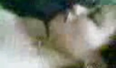 Uma mulher madura disposta a ensinar coisas sobre sexo para uma jovem puta em um pau, é selecionada videos adultos download