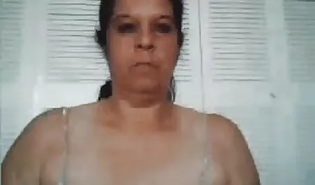 Duas garotas maduras nuas Lambendo a buceta uns dos outros quero ver filme pornô adulto e levando