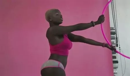 Uma câmera escondida filmou as cenas de sexo libertinagem de uma jovem negra com um dos Namorados videos adultos de brasileiras