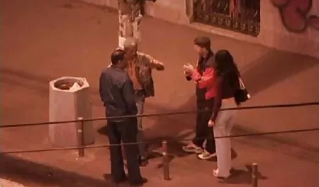 Loira gata começa com os dedos em sua buceta, e termina com um pau em adultos 3 videos sua boca