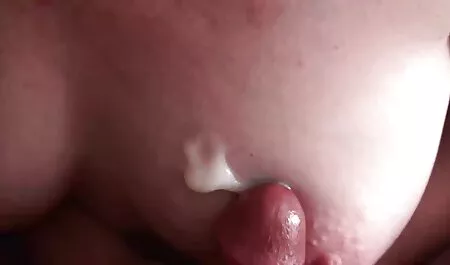 Dois impressionantes Checa meninas chupando falo pono de adultos em público