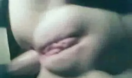 Uma menina bonita, com esportes não pode resistir a vidio sexo adulto lisonja do cara e foder com ele