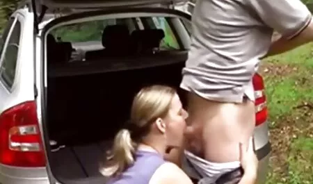 Jovem dona de casa, chupando o pau do construtor e deixando videos adultos brasileirinhas sua buceta, lambeu