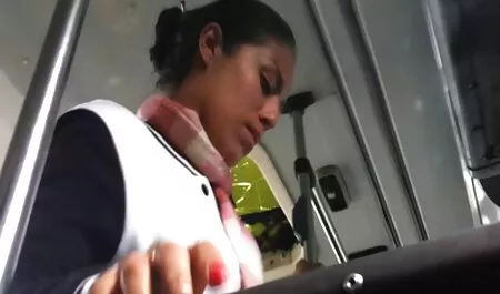 Menina Mijando através de meia-calça, em seguida, puxar, lamber video adulto japones e se masturbar