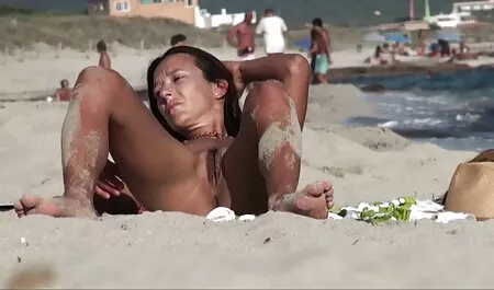 ver stripper quase vídeo pornô adulto rasgado por soldados famintos :)