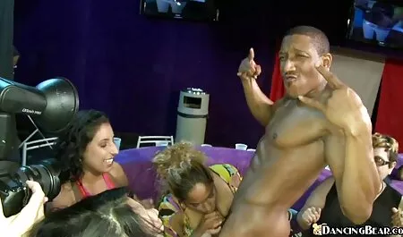 Maduro mulato faz uma magnífico chupar ver vídeos adultos e equitação em uma powerful galo