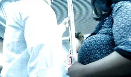 Pornstar Latina sobe um videos so para adultos homem negro no sofá