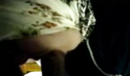 Puta ver videos de adulto gratis Madura em lingerie vermelha se masturba o pau de um cara legal