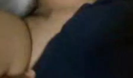 Negros fodem uma boa cadela, grande branco e terminando com porra na buceta adultos 3 videos