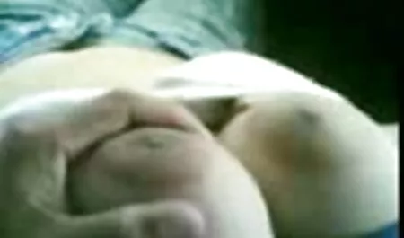 Maduro Ruiva em um vestido videos adultos whatsapp depravado encantos de seu marido foda