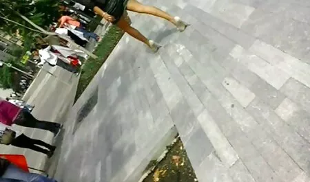 Jovem, morena, baixa video adulto público, Ao ar livre, biker chupando pau
